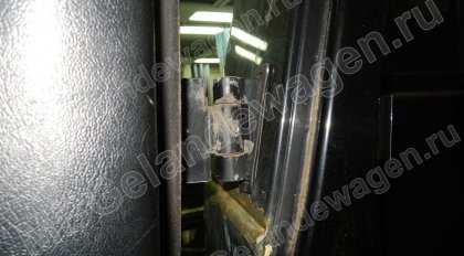 Коррозия на петлях Мерседес Гелендваген